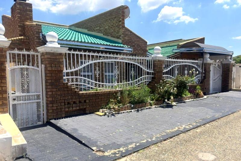 3 Bedroom Property for Sale in Dobsonville Gauteng