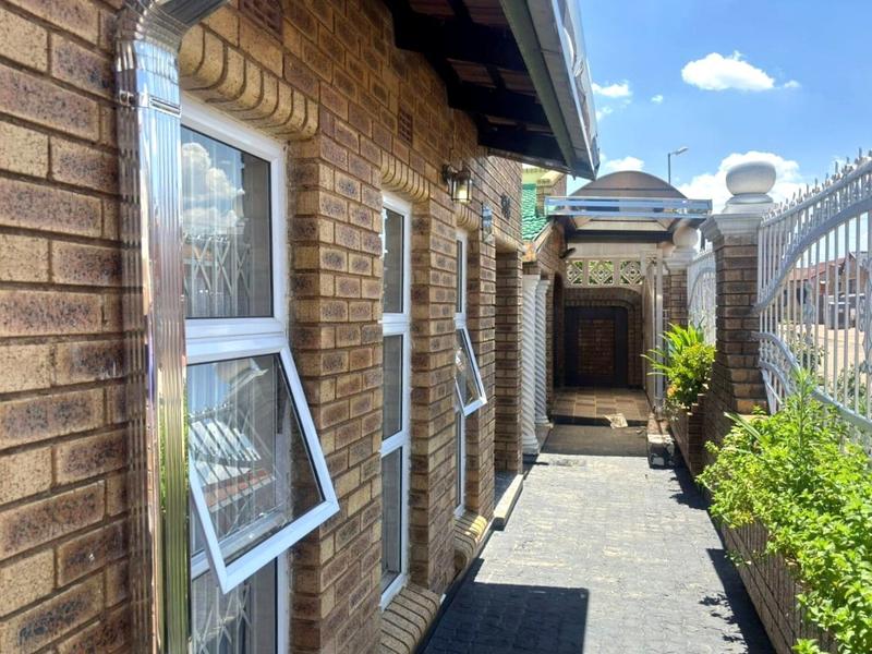 3 Bedroom Property for Sale in Dobsonville Gauteng