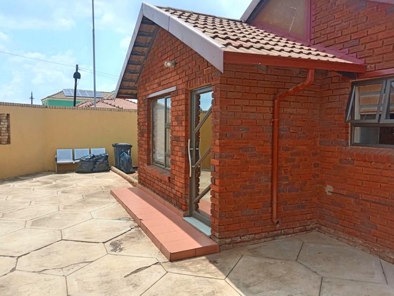 3 Bedroom Property for Sale in Protea Glen Gauteng