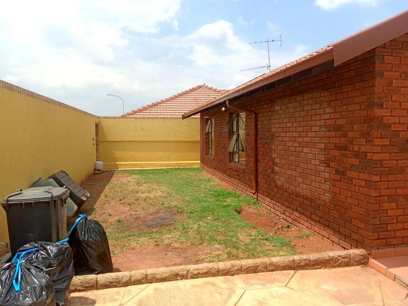 3 Bedroom Property for Sale in Protea Glen Gauteng
