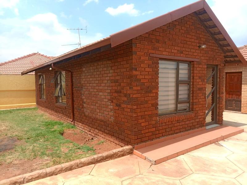 3 Bedroom Property for Sale in Protea Glen Gauteng