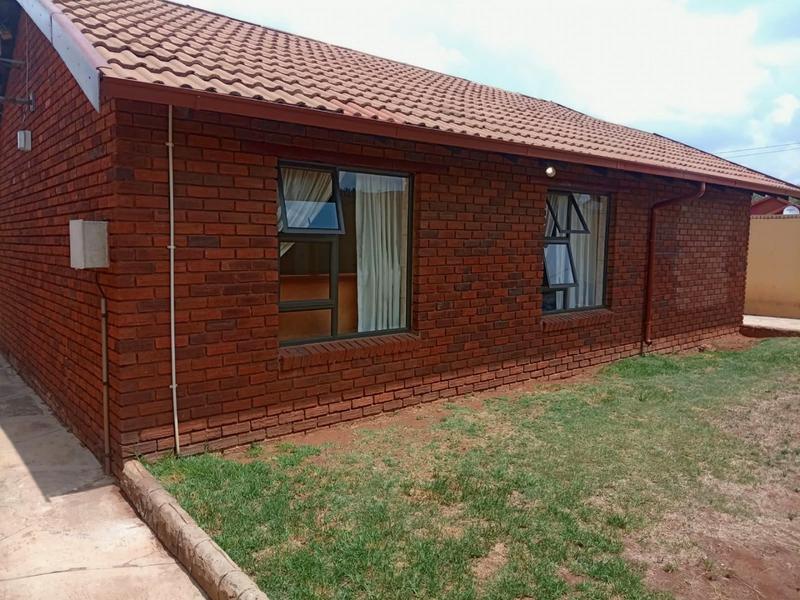 3 Bedroom Property for Sale in Protea Glen Gauteng