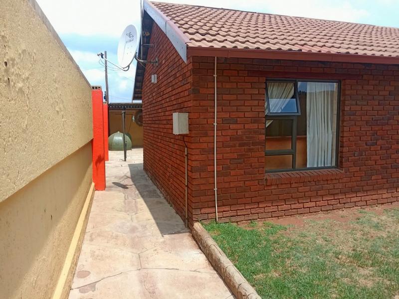 3 Bedroom Property for Sale in Protea Glen Gauteng
