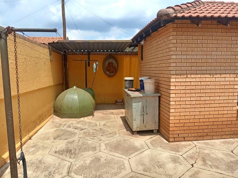 3 Bedroom Property for Sale in Protea Glen Gauteng
