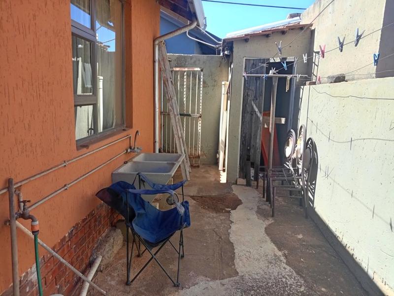 3 Bedroom Property for Sale in Protea North Gauteng