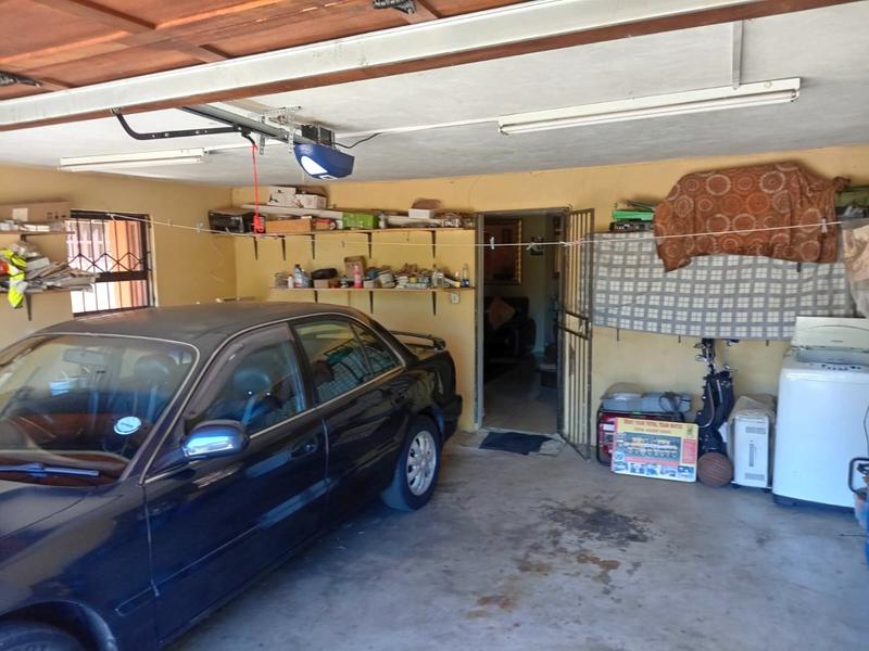3 Bedroom Property for Sale in Protea North Gauteng