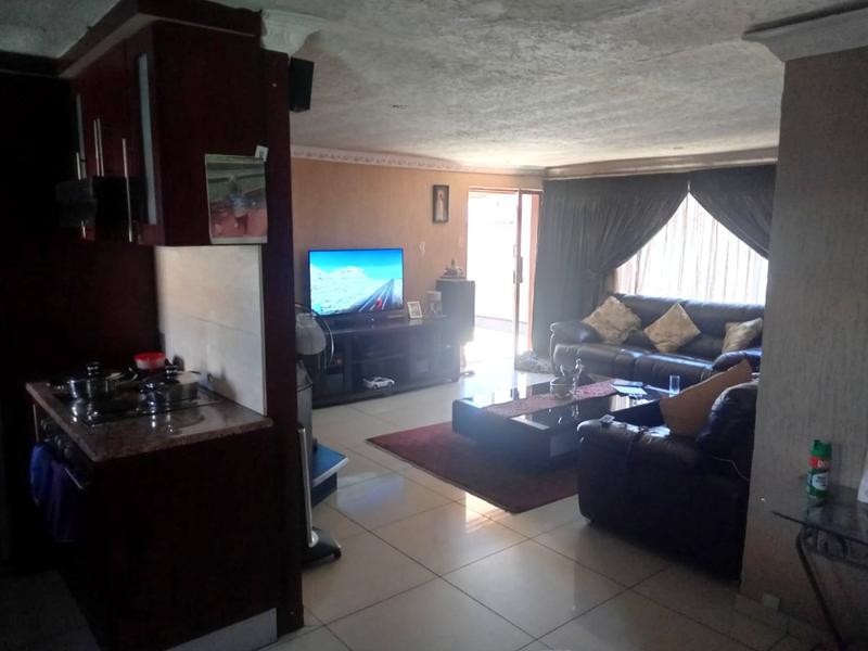 3 Bedroom Property for Sale in Protea North Gauteng