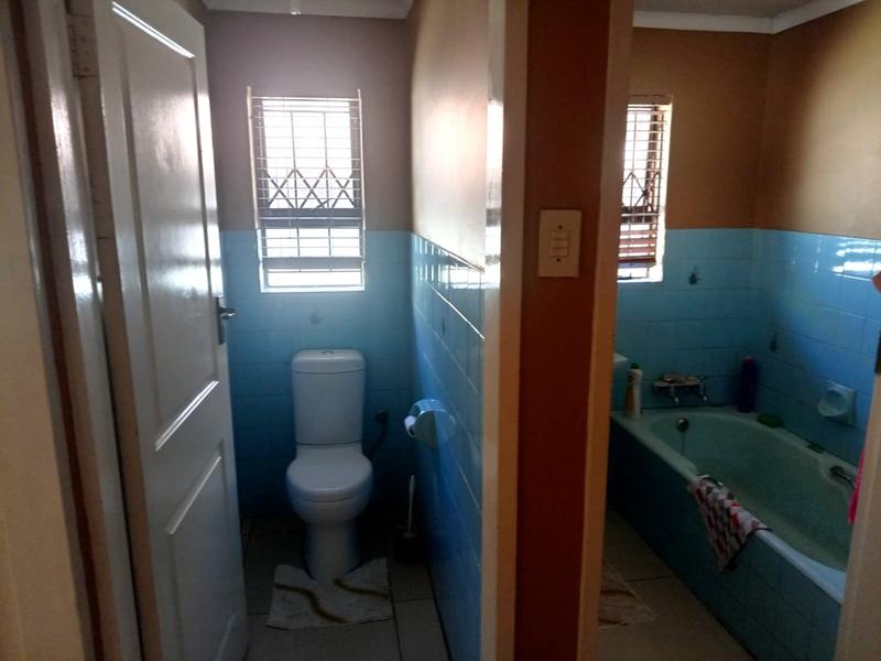 3 Bedroom Property for Sale in Protea North Gauteng