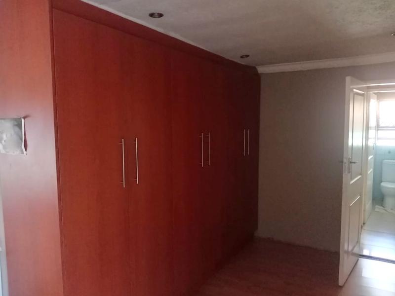 3 Bedroom Property for Sale in Protea North Gauteng