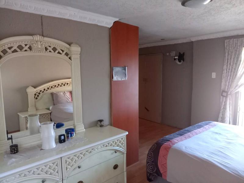 3 Bedroom Property for Sale in Protea North Gauteng