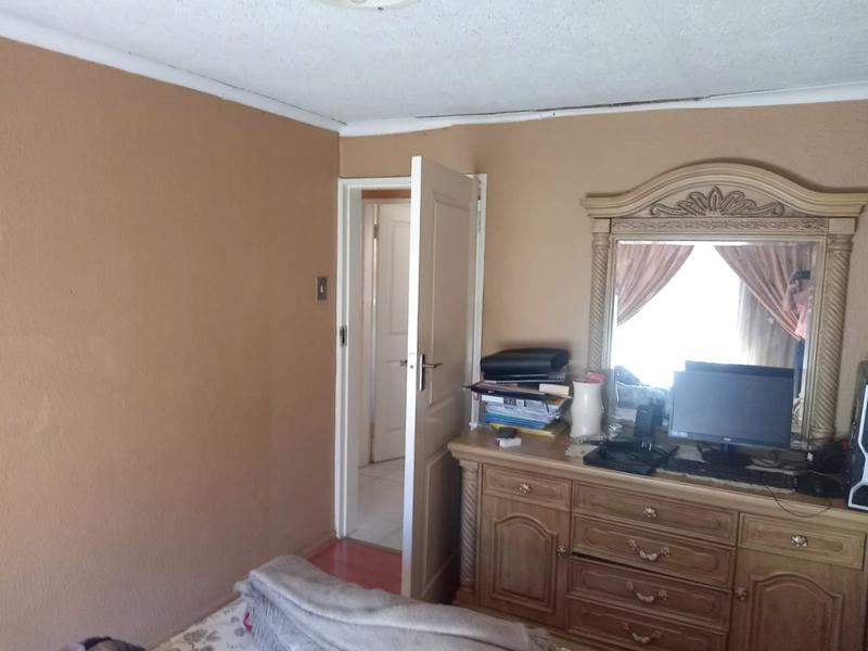 3 Bedroom Property for Sale in Protea North Gauteng
