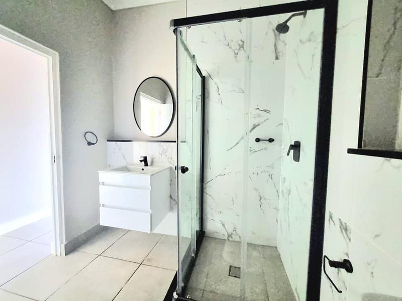 To Let 2 Bedroom Property for Rent in Waterfall Gauteng