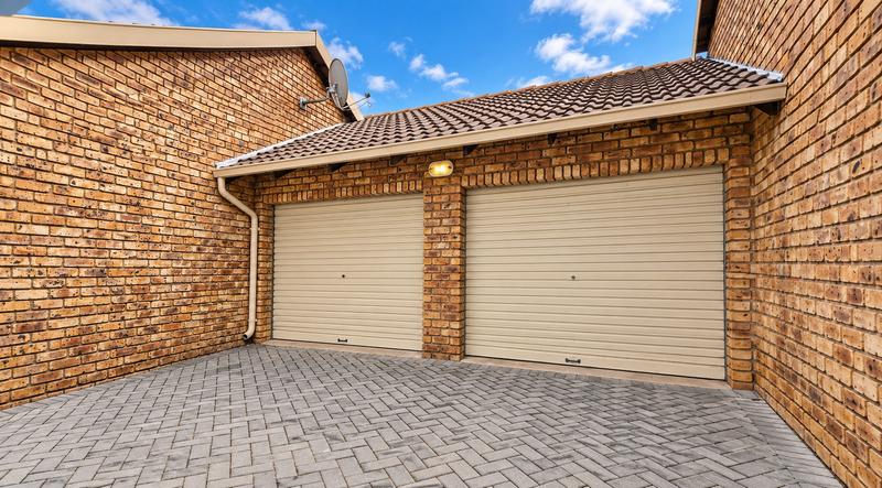 2 Bedroom Property for Sale in Elardus Park Gauteng