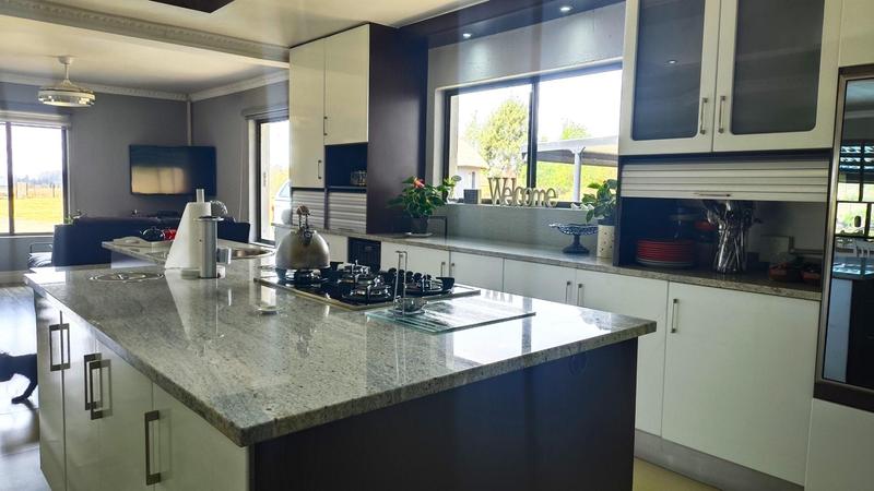 6 Bedroom Property for Sale in Blue Saddle Ranches Gauteng