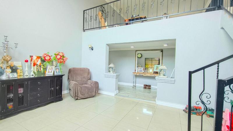 6 Bedroom Property for Sale in Blue Saddle Ranches Gauteng