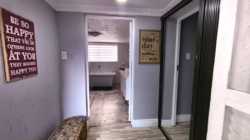 6 Bedroom Property for Sale in Blue Saddle Ranches Gauteng