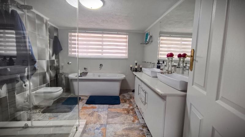 6 Bedroom Property for Sale in Blue Saddle Ranches Gauteng