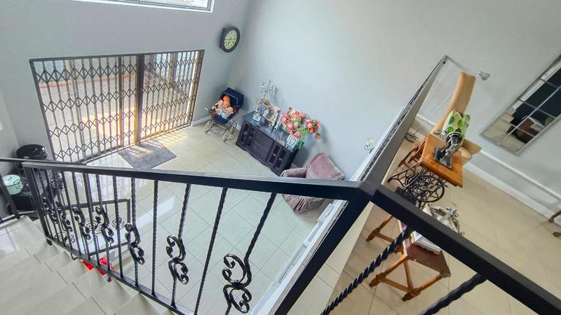 6 Bedroom Property for Sale in Blue Saddle Ranches Gauteng
