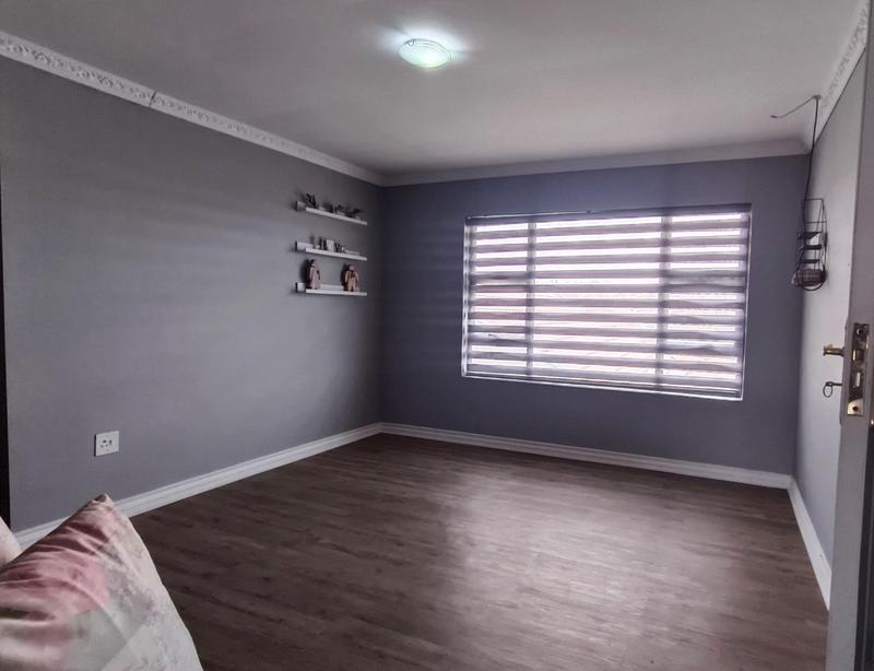 6 Bedroom Property for Sale in Blue Saddle Ranches Gauteng