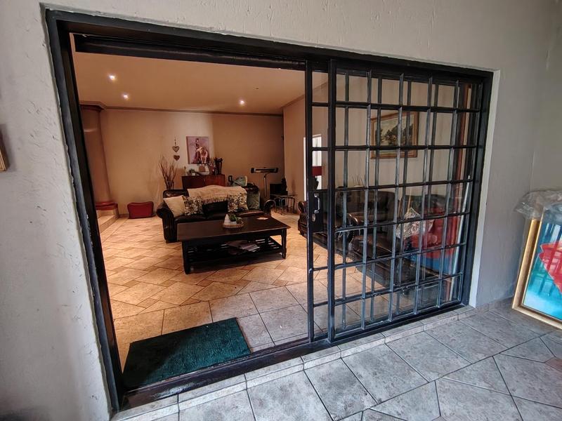 6 Bedroom Property for Sale in Gerdview Gauteng