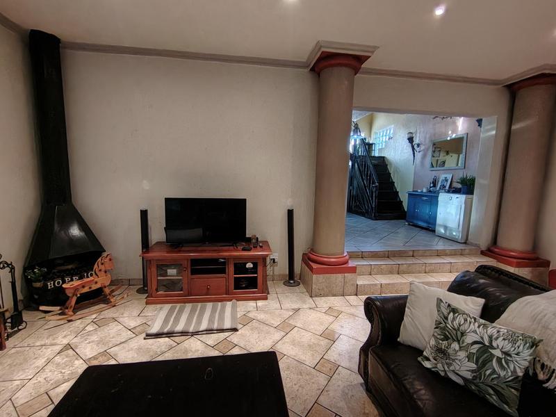 6 Bedroom Property for Sale in Gerdview Gauteng