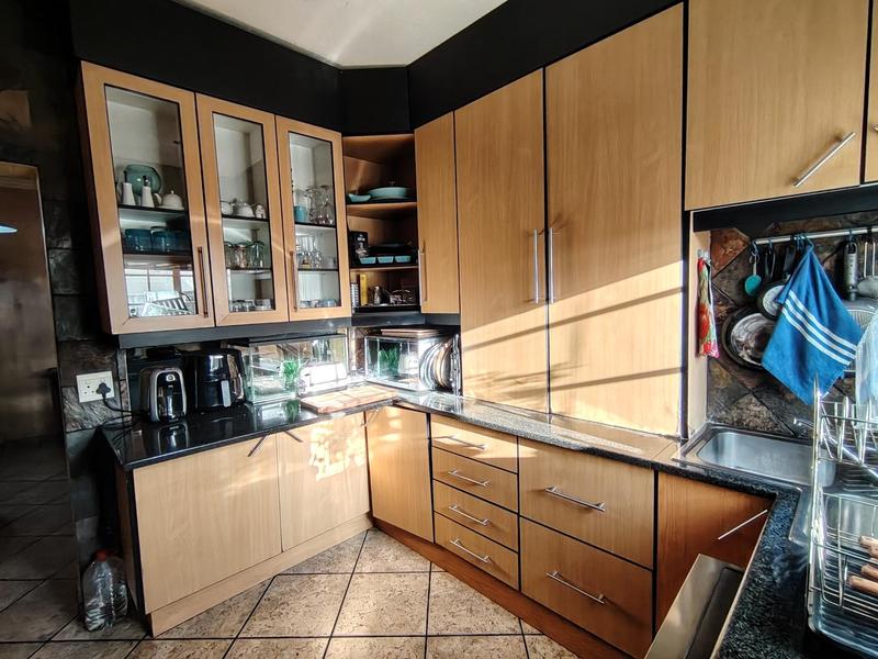 6 Bedroom Property for Sale in Gerdview Gauteng