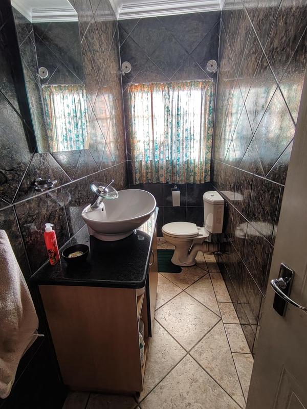 6 Bedroom Property for Sale in Gerdview Gauteng