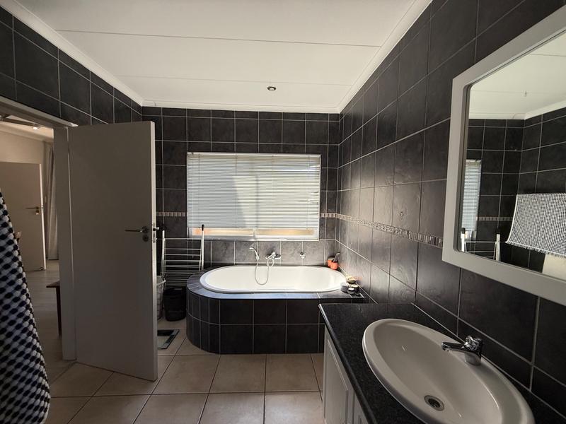 3 Bedroom Property for Sale in Midstream Estate Gauteng