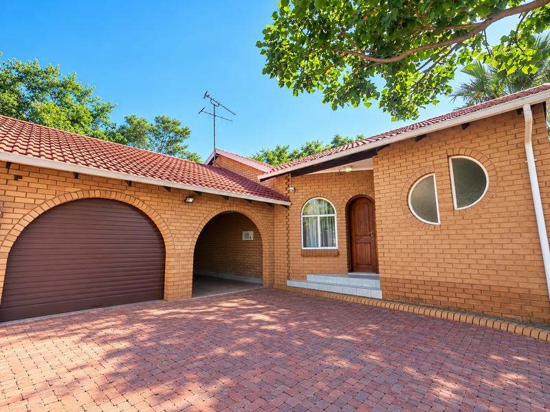 4 Bedroom Property for Sale in Heuweloord Gauteng