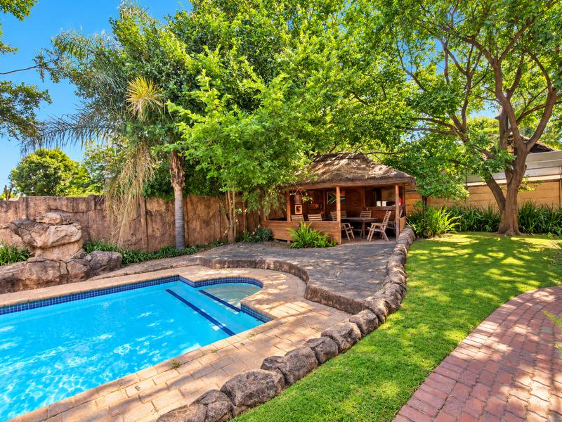 4 Bedroom Property for Sale in Heuweloord Gauteng
