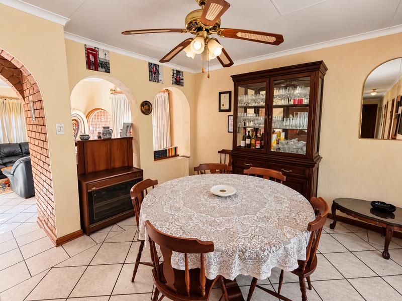 4 Bedroom Property for Sale in Heuweloord Gauteng