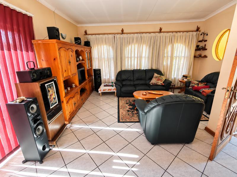 4 Bedroom Property for Sale in Heuweloord Gauteng