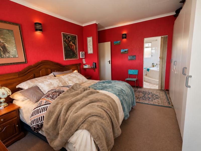 4 Bedroom Property for Sale in Heuweloord Gauteng