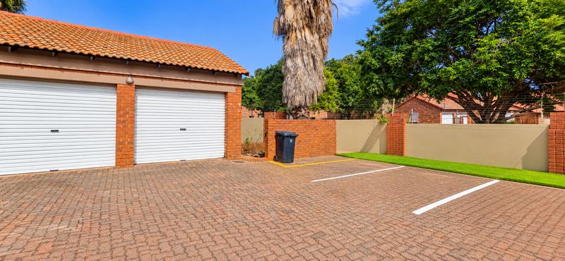 3 Bedroom Property for Sale in Eco Park Gauteng