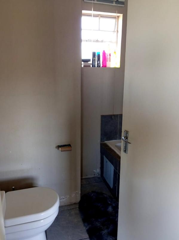 2 Bedroom Property for Sale in Fleurhof Gauteng