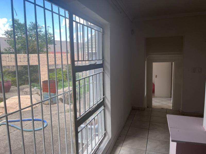 3 Bedroom Property for Sale in Mulbarton Gauteng