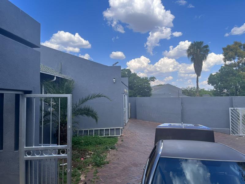 3 Bedroom Property for Sale in Mulbarton Gauteng