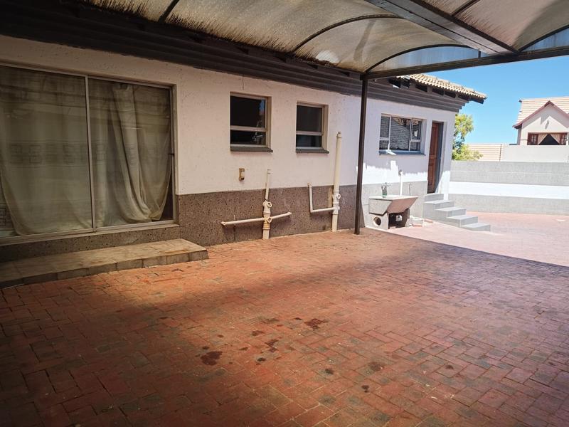 4 Bedroom Property for Sale in Liefde en Vrede Gauteng