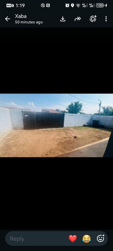 2 Bedroom Property for Sale in Thinasonke Gauteng
