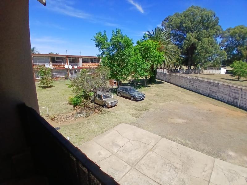 To Let 2 Bedroom Property for Rent in Greenhills Gauteng