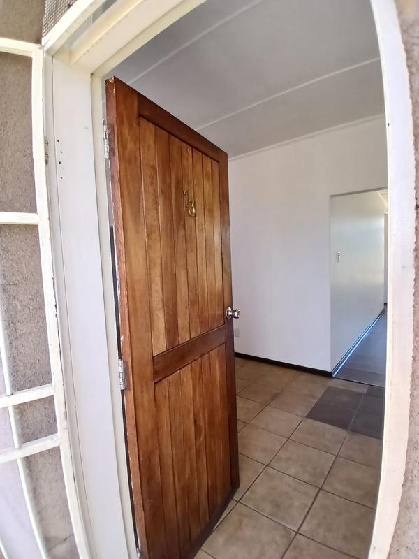 To Let 2 Bedroom Property for Rent in Greenhills Gauteng