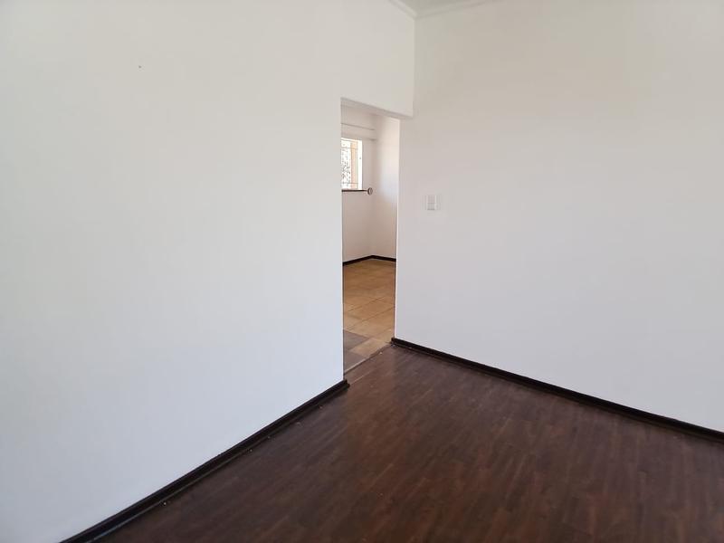 To Let 2 Bedroom Property for Rent in Greenhills Gauteng
