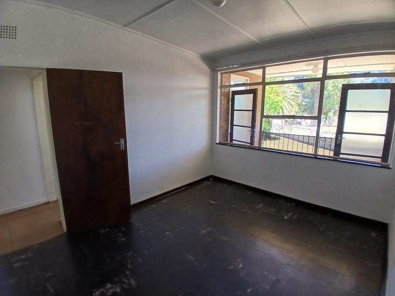 To Let 2 Bedroom Property for Rent in Greenhills Gauteng
