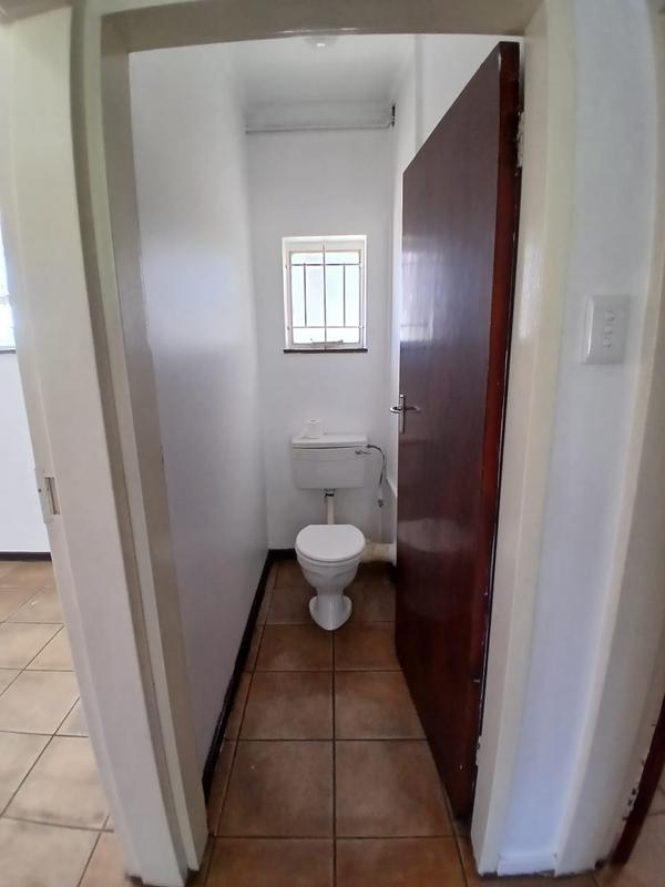 To Let 2 Bedroom Property for Rent in Greenhills Gauteng