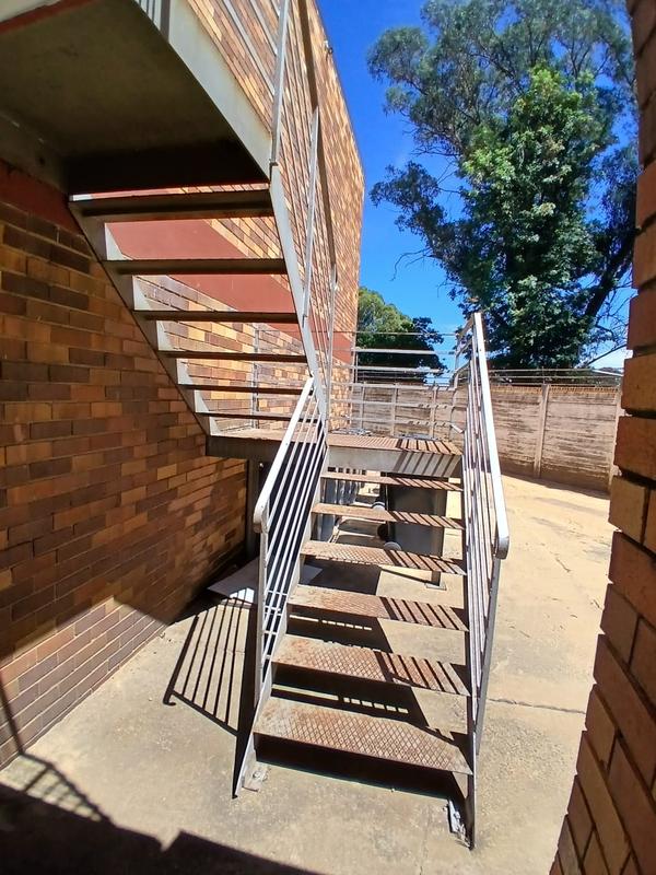 To Let 2 Bedroom Property for Rent in Greenhills Gauteng