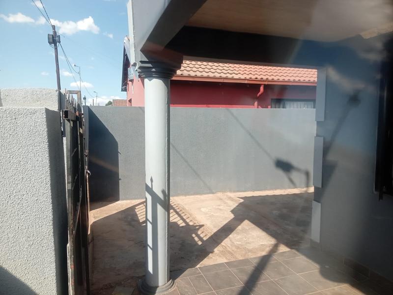 2 Bedroom Property for Sale in Doornkop Gauteng