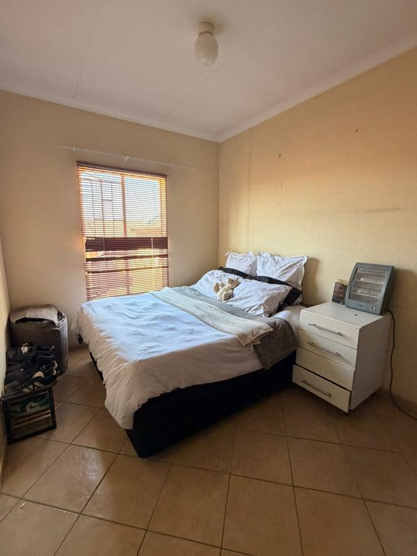 2 Bedroom Property for Sale in Olievenhoutbosch Gauteng