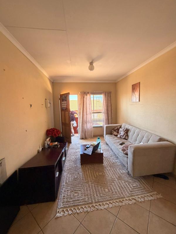 2 Bedroom Property for Sale in Olievenhoutbosch Gauteng