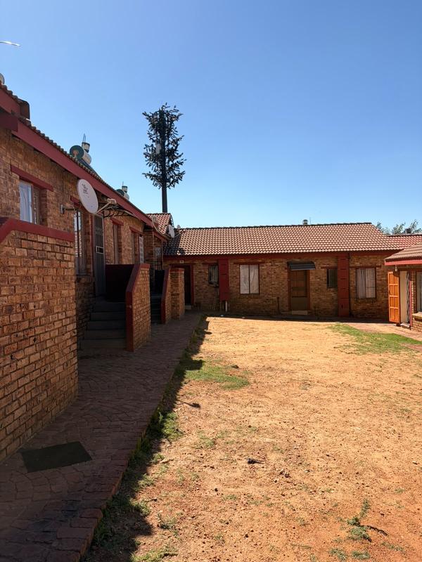 2 Bedroom Property for Sale in Olievenhoutbosch Gauteng