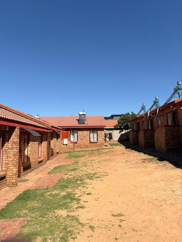 2 Bedroom Property for Sale in Olievenhoutbosch Gauteng
